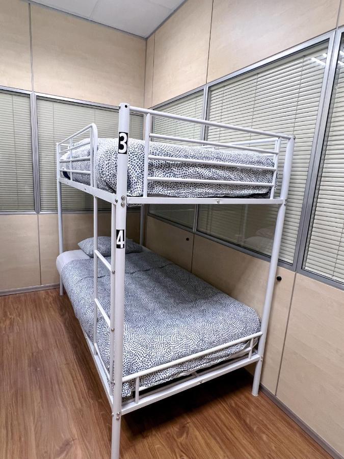 Hostel Acacias Madrid Esterno foto
