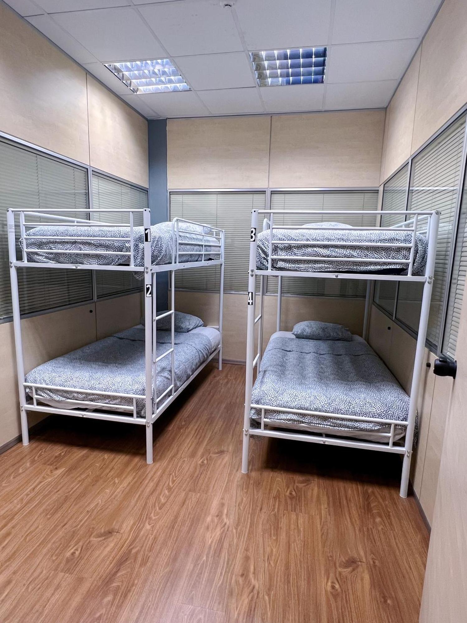 Hostel Acacias Madrid Esterno foto